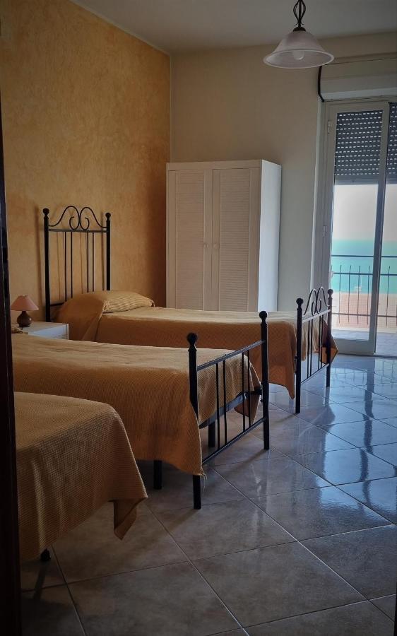 Delle Rose Bed and Breakfast Cefalù Exteriör bild